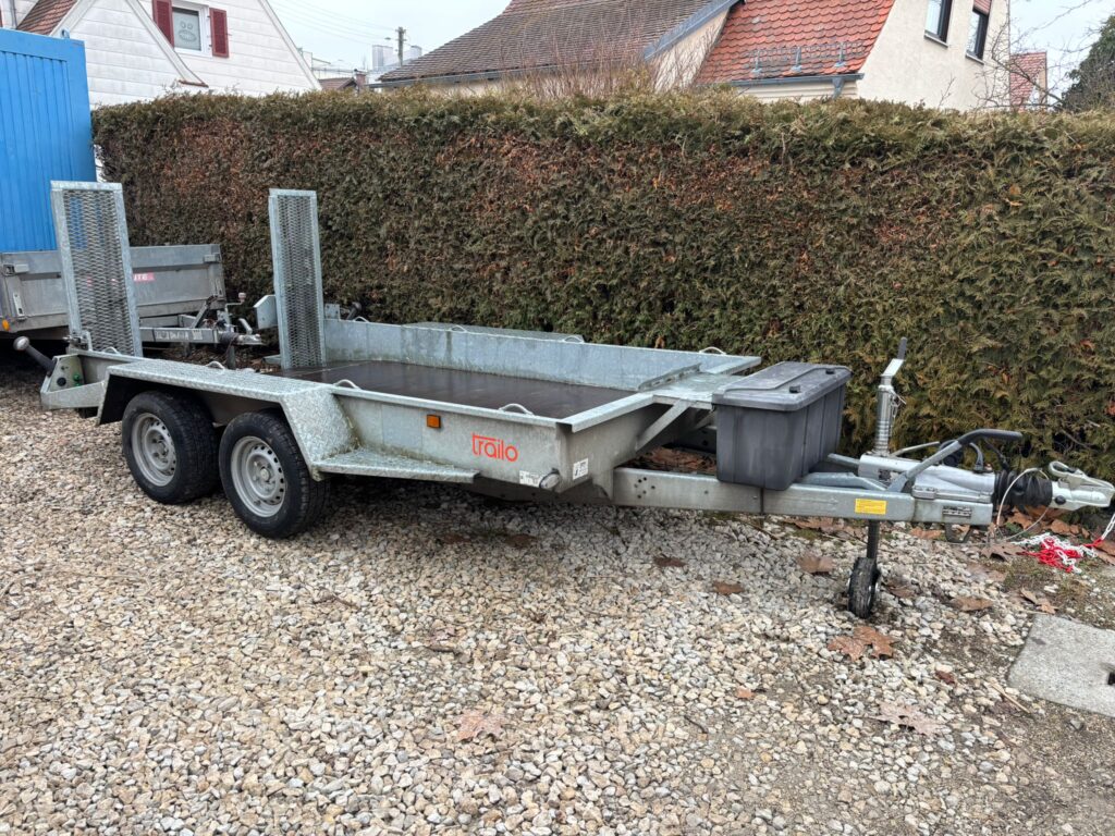 Baumaschinenanhänger 3,5t - 100 km/h